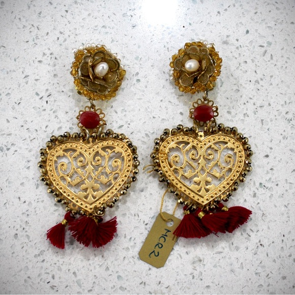 NEW ONE OF A KIND Gold Drop Earrings Heart and Tassels Clip On - Picture 1 of 4